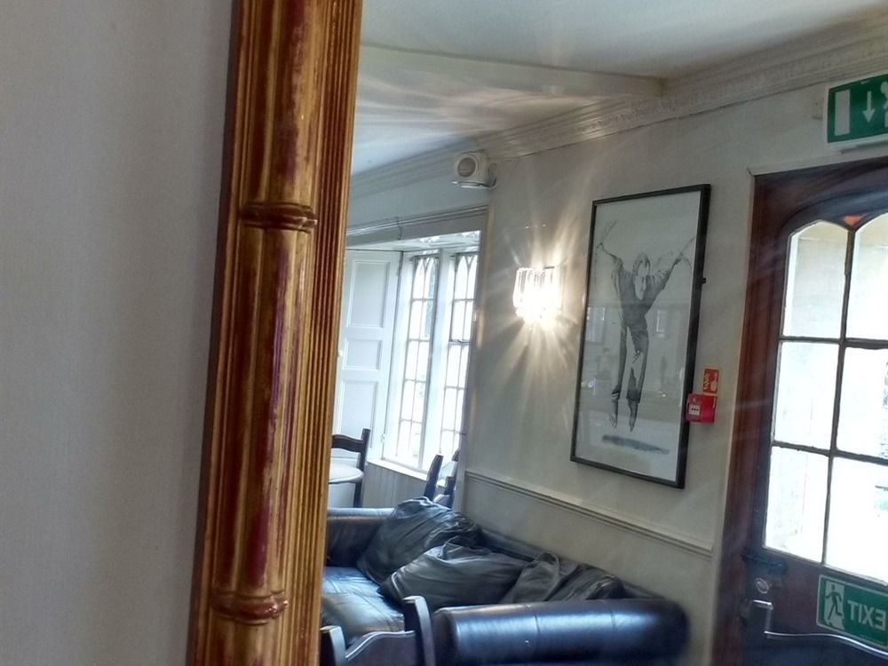 贝尔之家酒店 Sutton Benger 外观 照片